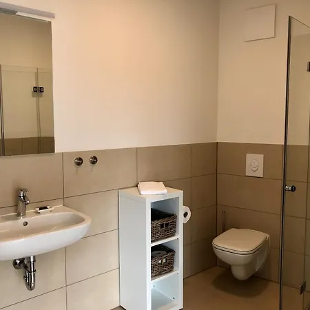 Adapt Aparthotel *